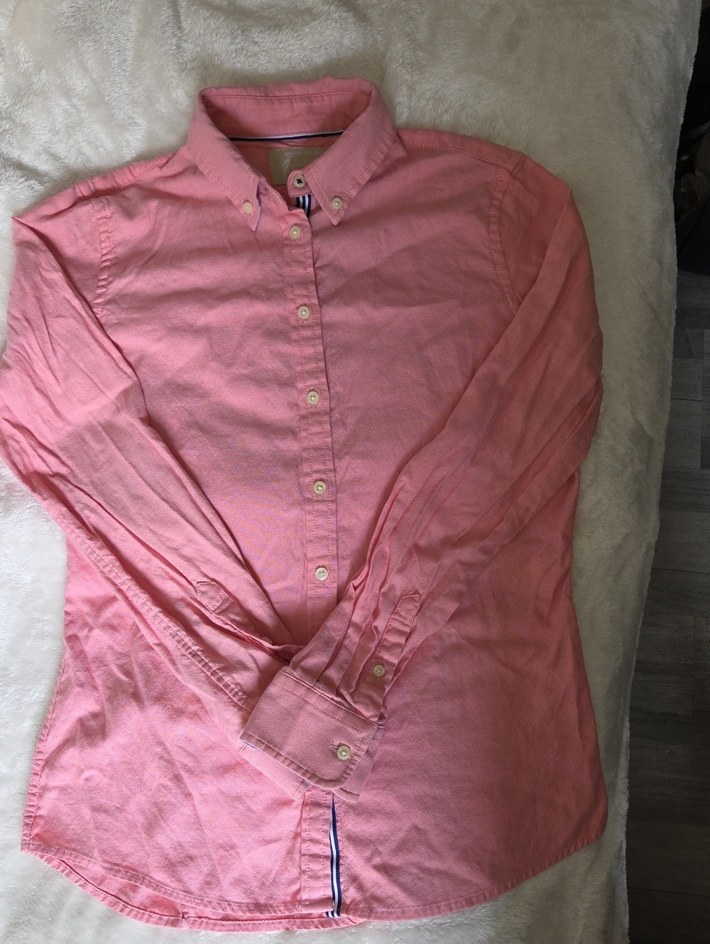 Banana Republic Women's Oxford Button Down Shirt. Small.